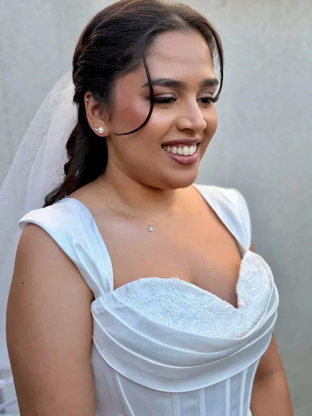 Hair & Makeup — Riiya Makeup à Paris — Desi Corner