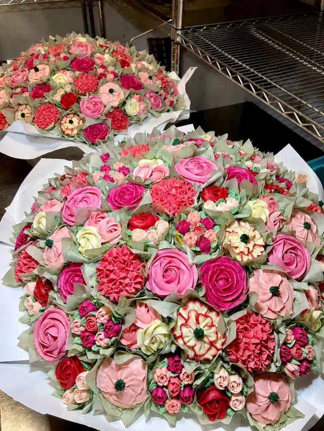 Cake / Pâtisserie — Cupcakes Fleuris à Franconville — Desi Corner