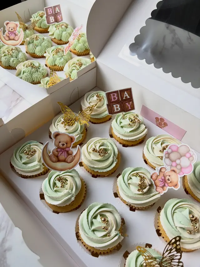 Cake / Pâtisserie — Cupcakes Fleuris à Franconville — Desi Corner