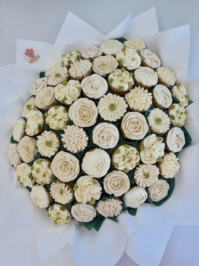 Cake / Pâtisserie — Cupcakes Fleuris à Franconville — Desi Corner