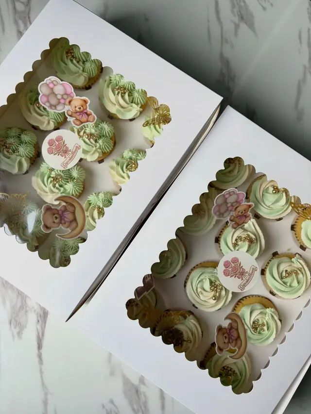 Cake / Pâtisserie — Cupcakes Fleuris à Franconville — Desi Corner