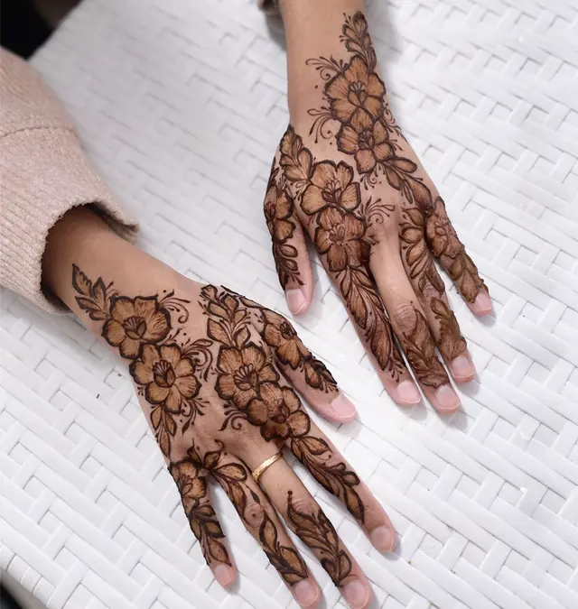 Henné — Henna TS à Épinay-sur-Seine — Desi Corner