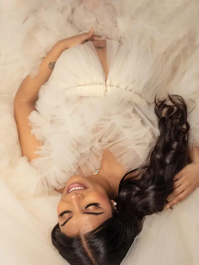Hair & Makeup — Saranya Hair & Makeup à Rosny-sous-Bois — Desi Corner