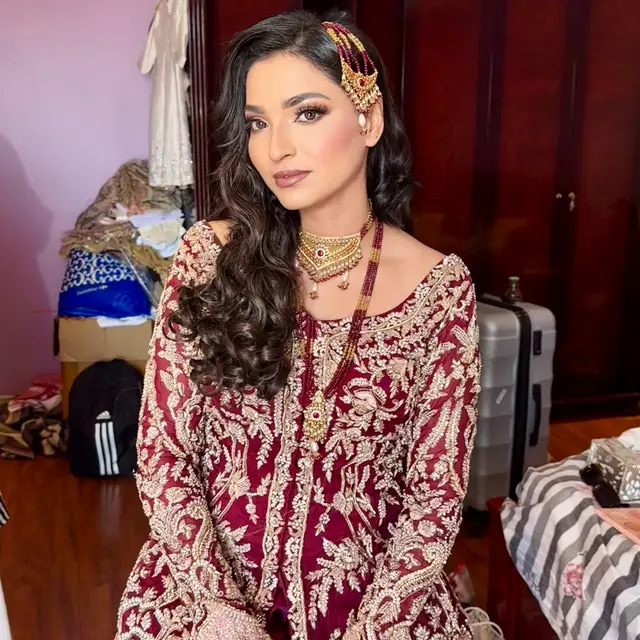 Hair & Makeup — Glam By Sham à Pontault-Combault — Desi Corner