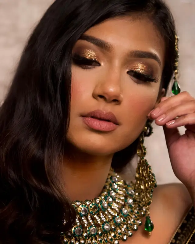 Hair & Makeup — Aimen Z Makeup à Paris — Desi Corner