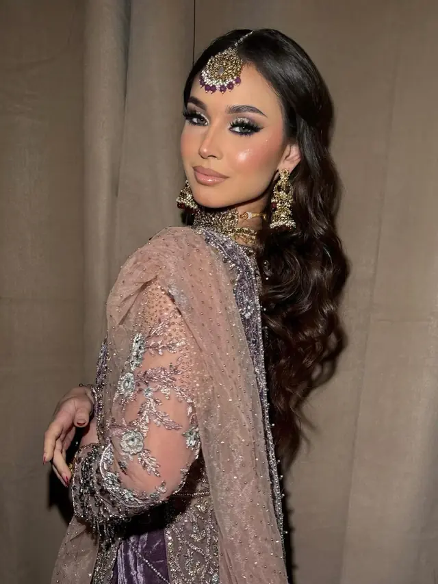 Hair & Makeup — Make Up By Alaïa à Garges-lès-Gonesse — Desi Corner