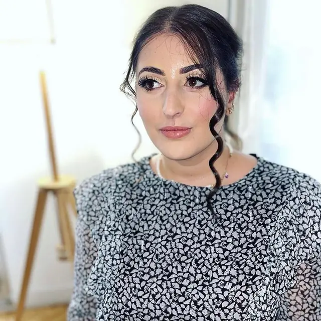Hair & Makeup — Ayat Glam à Noisy-le-Grand — Desi Corner