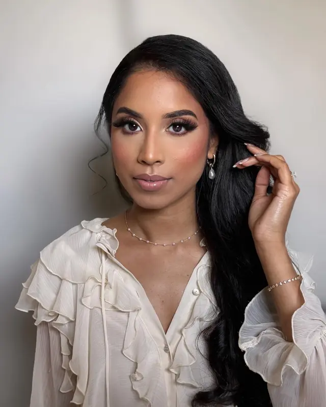 Hair & Makeup — Ramya Mrgyn à Sarcelles — Desi Corner