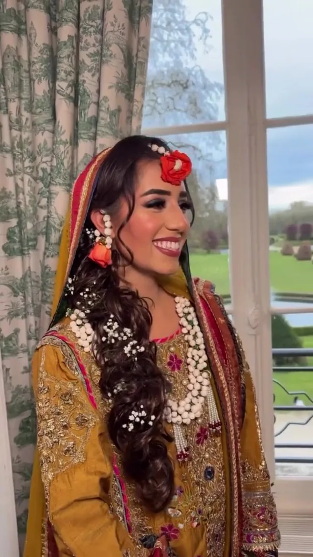 Hair & Makeup — Mehreen Makeup à Persan — Desi Corner