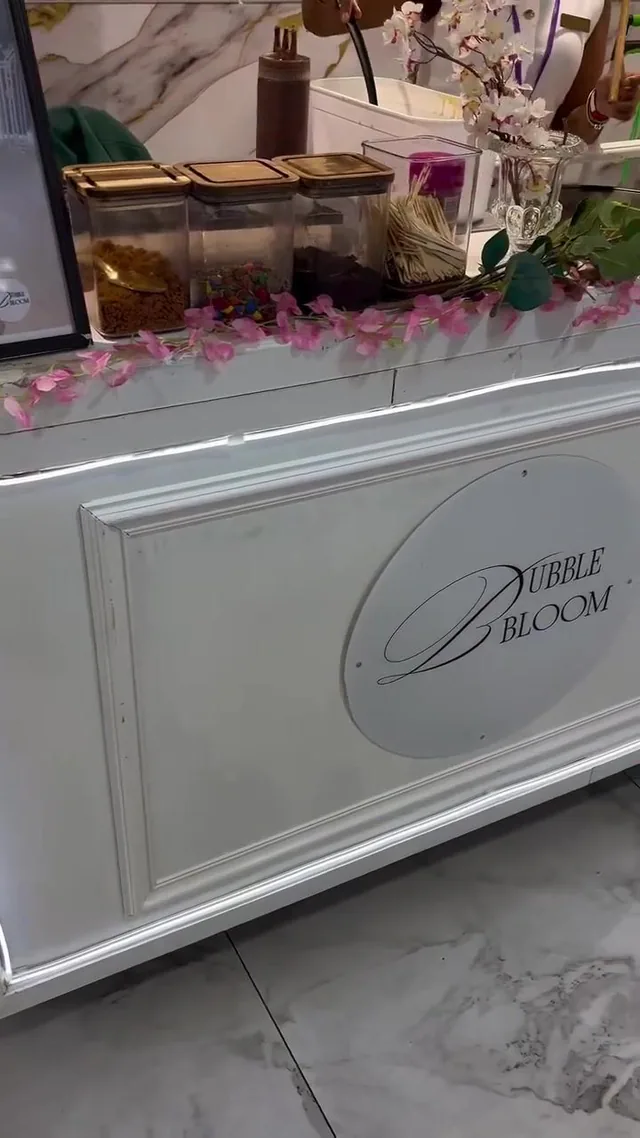 Cake / Pâtisserie — The Bubble Bloom  à Bobigny — Desi Corner