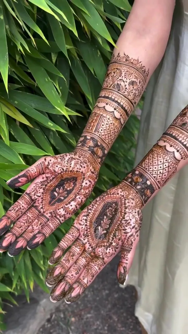 Henné — Shining Mehendi à Paris — Desi Corner