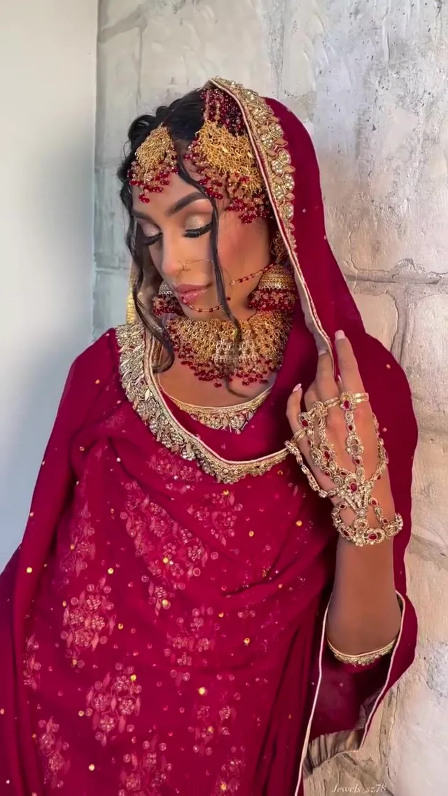 Hair & Makeup — Mehreen Makeup à Persan — Desi Corner